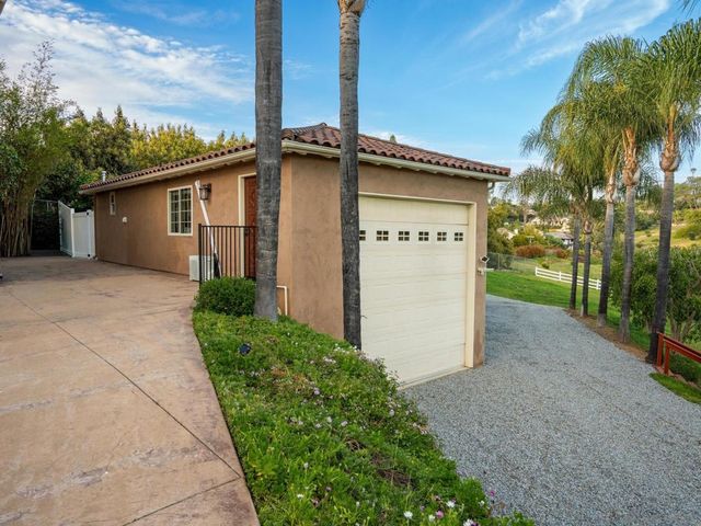 2624 Puebla Street, Escondido, CA 92025
