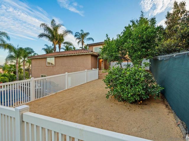 2624 Puebla Street, Escondido, CA 92025
