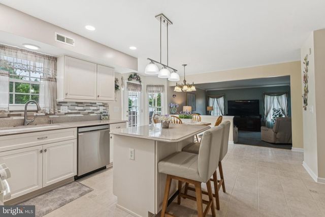 5 TOBY WELLS CT, Delran, NJ 08075