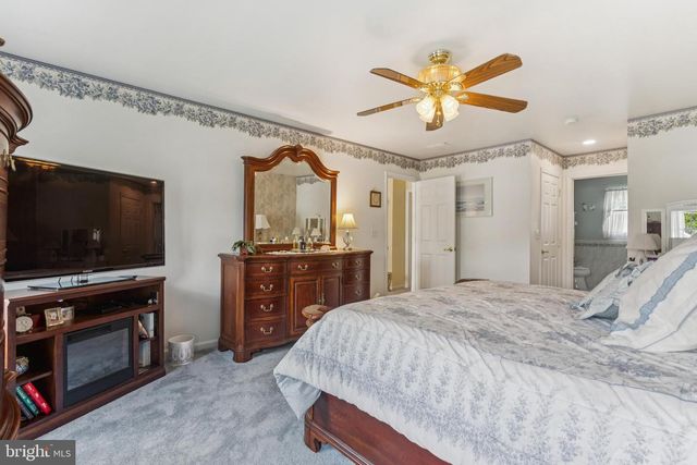 5 TOBY WELLS CT, Delran, NJ 08075