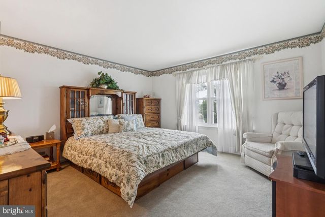 5 TOBY WELLS CT, Delran, NJ 08075