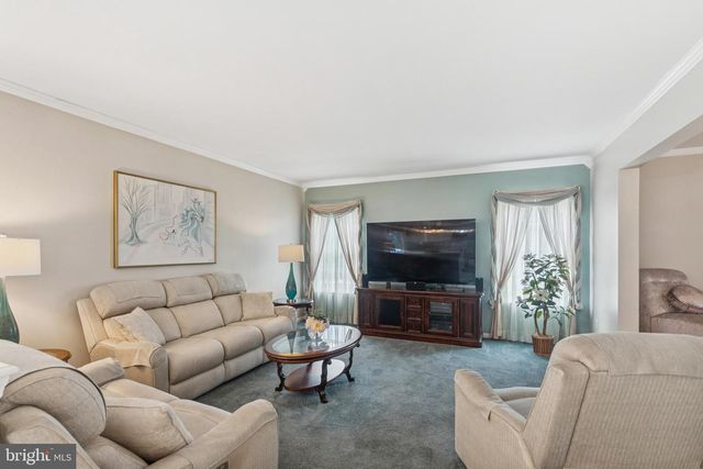 5 TOBY WELLS CT, Delran, NJ 08075