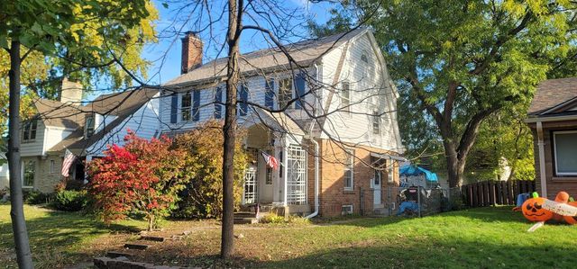 4623 W Midland DRIVE, Greenfield, WI 53219