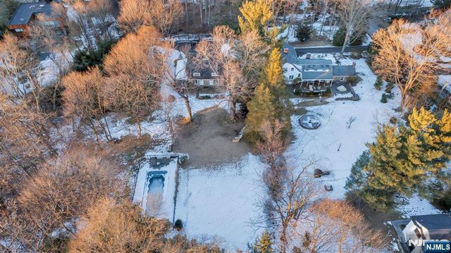 80 Hickory Lane, Closter, NJ 07624
