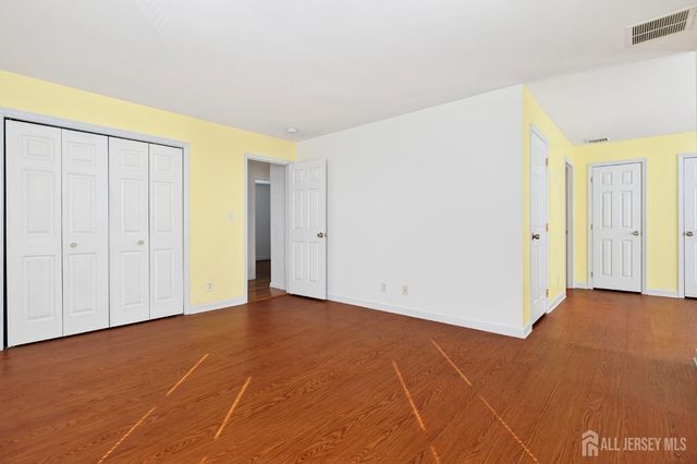 977 Cox Road, North Brunswick, NJ 08902