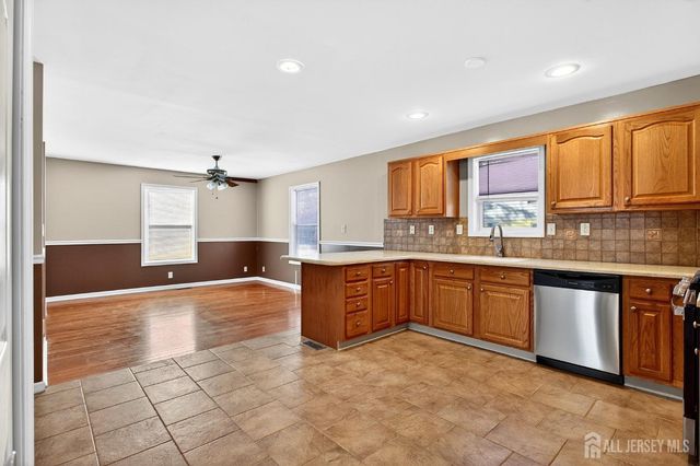 977 Cox Road, North Brunswick, NJ 08902