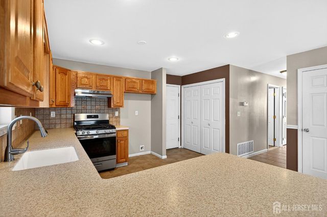 977 Cox Road, North Brunswick, NJ 08902