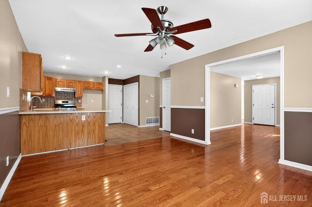 977 Cox Road, North Brunswick, NJ 08902