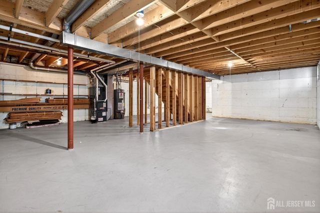 977 Cox Road, North Brunswick, NJ 08902