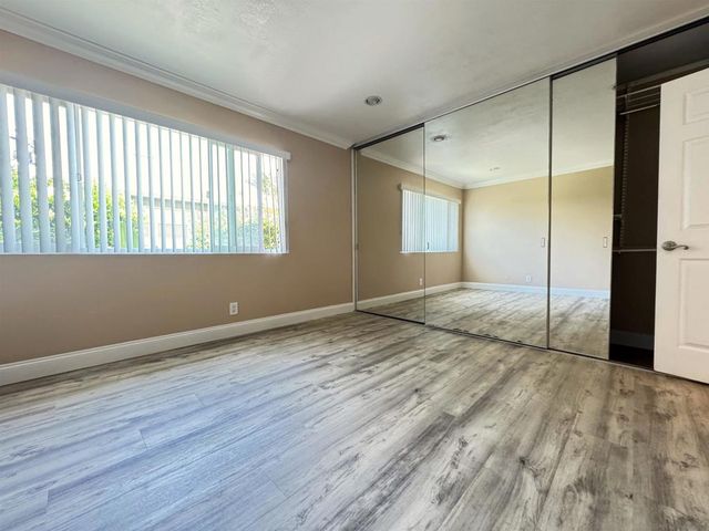 8520 Via Mallorca J, La Jolla, CA 92037