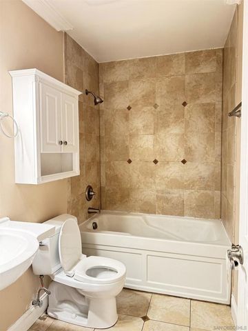 8520 Via Mallorca J, La Jolla, CA 92037