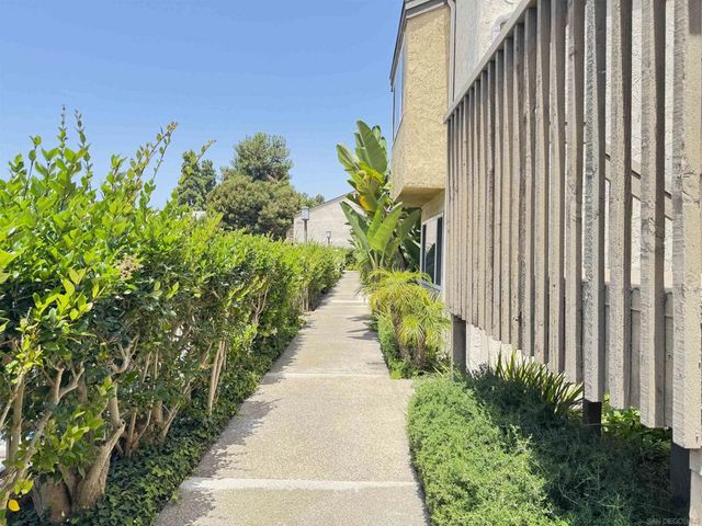 8520 Via Mallorca J, La Jolla, CA 92037