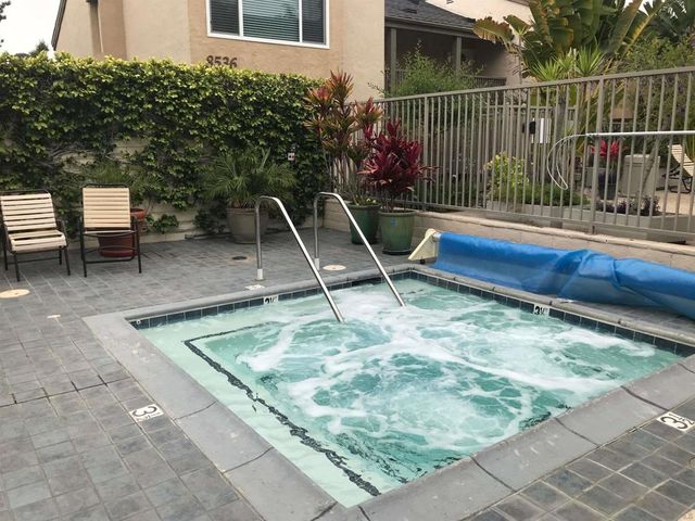 8520 Via Mallorca J, La Jolla, CA 92037