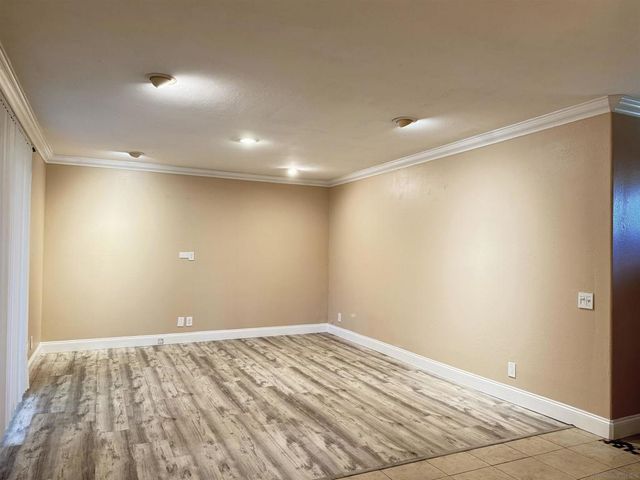 8520 Via Mallorca J, La Jolla, CA 92037