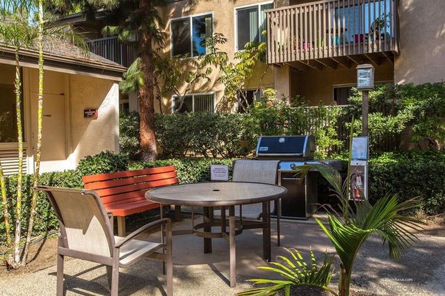 8520 Via Mallorca J, La Jolla, CA 92037