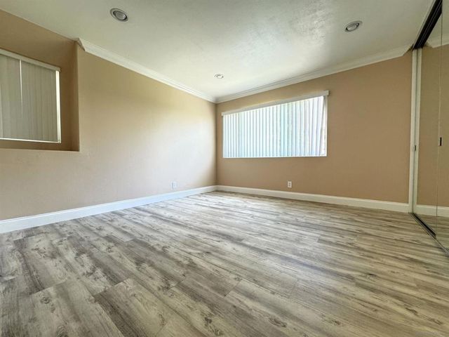 8520 Via Mallorca J, La Jolla, CA 92037