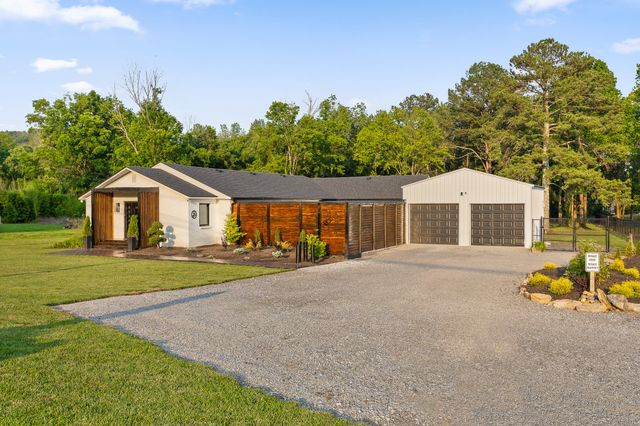 824 Ogrady Drive, Chattanooga, TN 37419