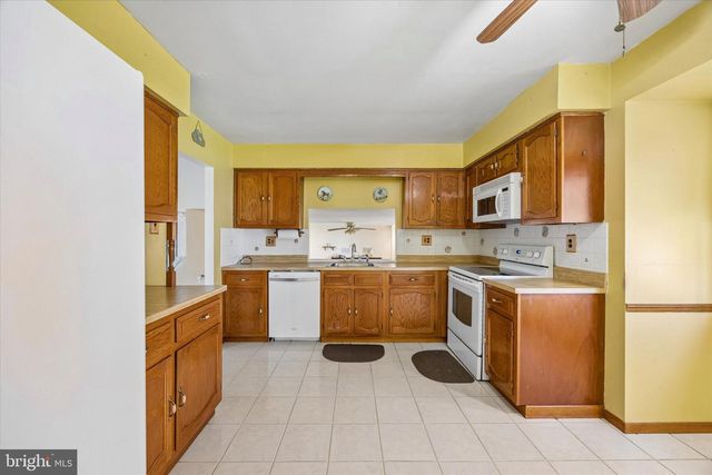 3307 SWEETBRIAR PL, Bensalem, PA 19020