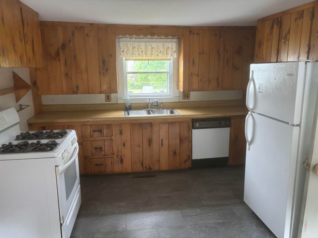 332 Main Street, Alton, NH 03810