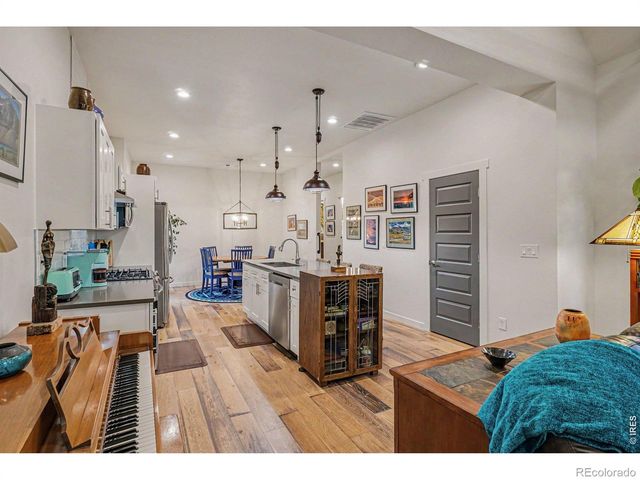 135 S Washington Avenue, Loveland, CO 80537