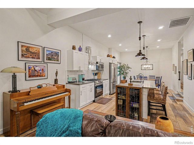 135 S Washington Avenue, Loveland, CO 80537