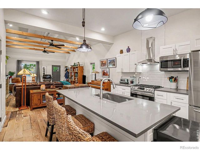 135 S Washington Avenue, Loveland, CO 80537