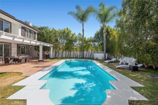 11 Petria, Irvine, CA 92606