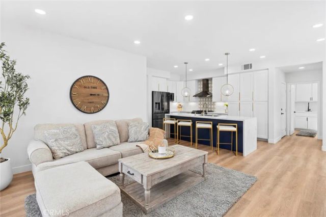 11 Petria, Irvine, CA 92606