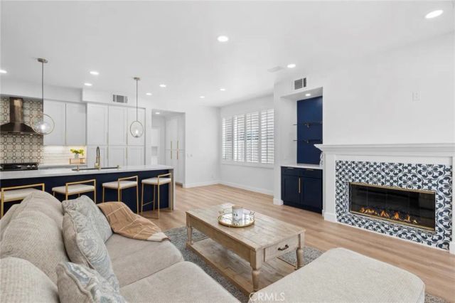 11 Petria, Irvine, CA 92606