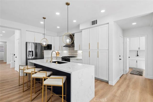11 Petria, Irvine, CA 92606