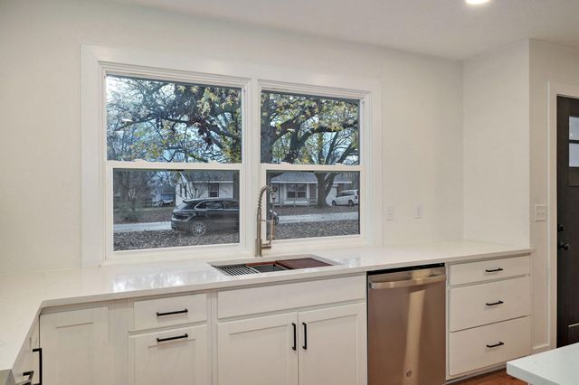 701 Hillcrest Avenue, Nixa, MO 65714