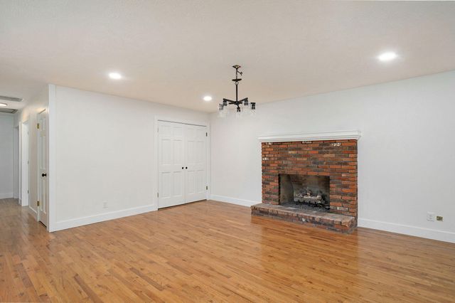 701 Hillcrest Avenue, Nixa, MO 65714