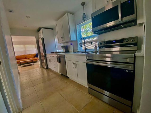 1420 SW 33rd Court, Fort Lauderdale, FL 33315