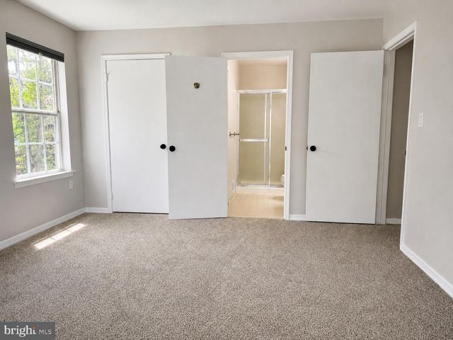 17 BARBERRY CT, Lawrence Township, NJ 08648