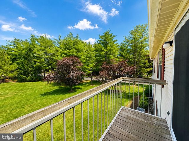 17 BARBERRY CT, Lawrence Township, NJ 08648