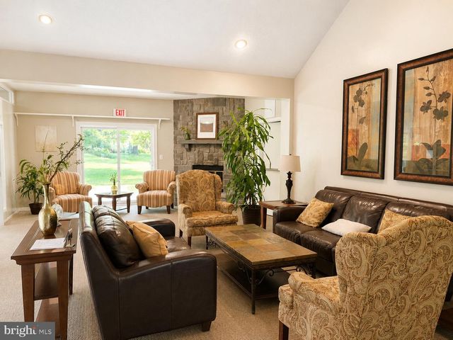 17 BARBERRY CT, Lawrence Township, NJ 08648