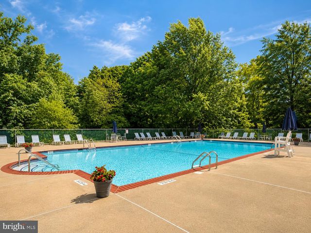 17 BARBERRY CT, Lawrence Township, NJ 08648