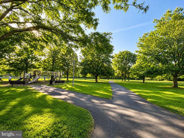 17 BARBERRY CT, Lawrence Township, NJ 08648