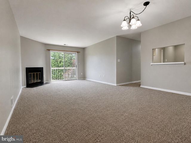 17 BARBERRY CT, Lawrence Township, NJ 08648
