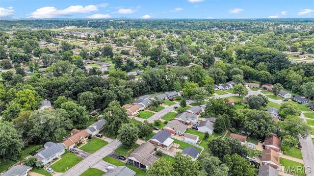 10831 Lawnbrook Drive, Unincorporated, MO 63123