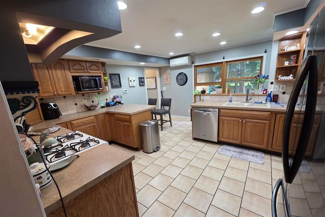 201 S Elm Street, White Pigeon, MI 49099