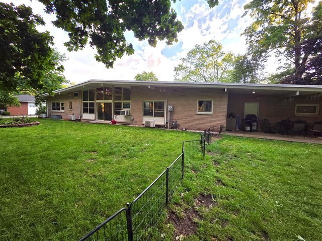 201 S Elm Street, White Pigeon, MI 49099