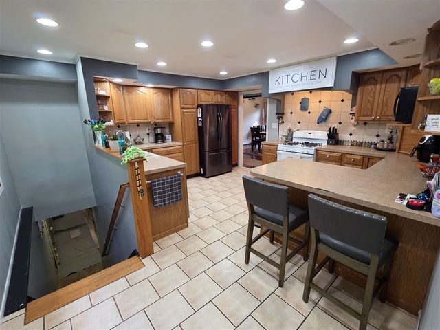 201 S Elm Street, White Pigeon, MI 49099