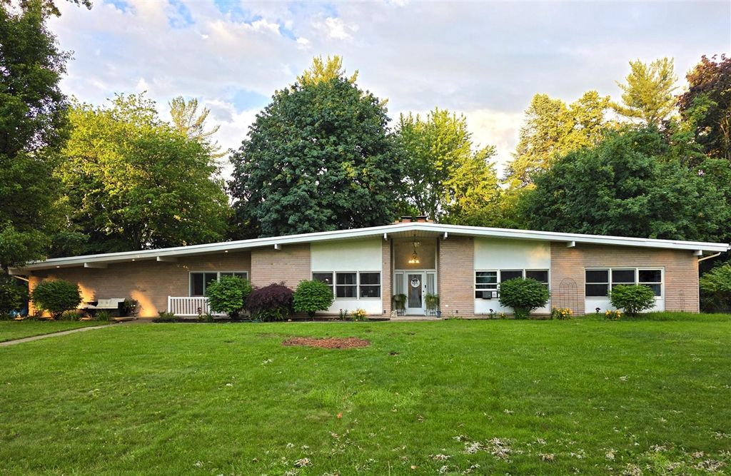 201 S Elm Street, White Pigeon, MI 49099