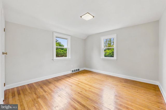 102 ROCK GLEN RD, Wynnewood, PA 19096