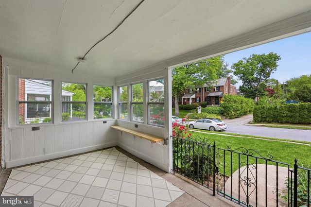 102 ROCK GLEN RD, Wynnewood, PA 19096