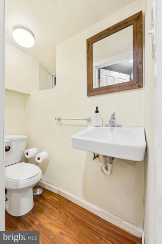 102 ROCK GLEN RD, Wynnewood, PA 19096