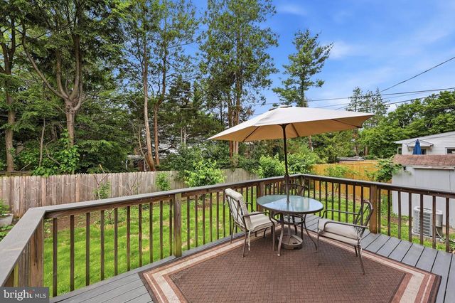 102 ROCK GLEN RD, Wynnewood, PA 19096