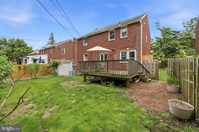 102 ROCK GLEN RD, Wynnewood, PA 19096