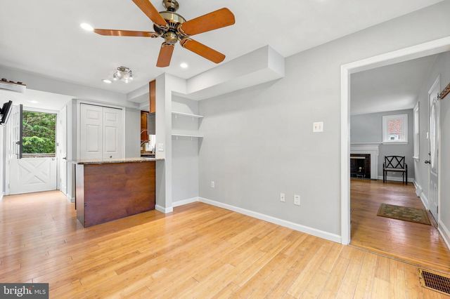 102 ROCK GLEN RD, Wynnewood, PA 19096